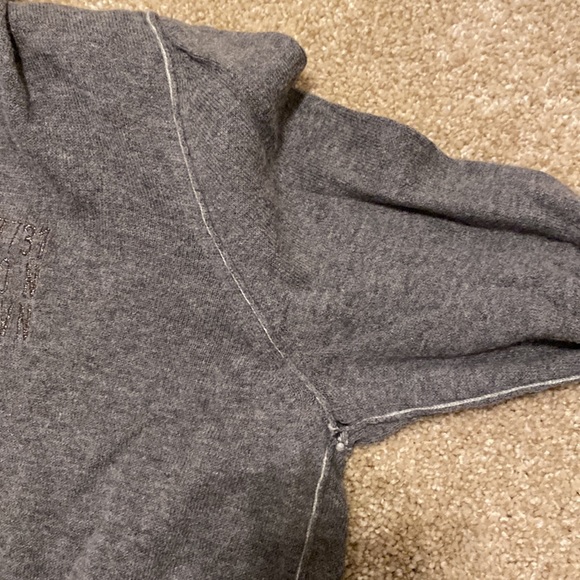 Guess Sweater - Picture 4 of 4